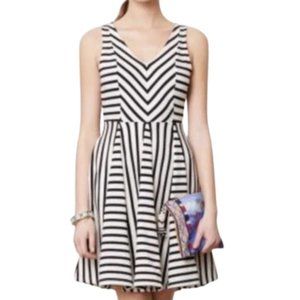 ELIZA J Black and White Striped Sleeveless V-Neck Knit Fit Dress teenager/Young
